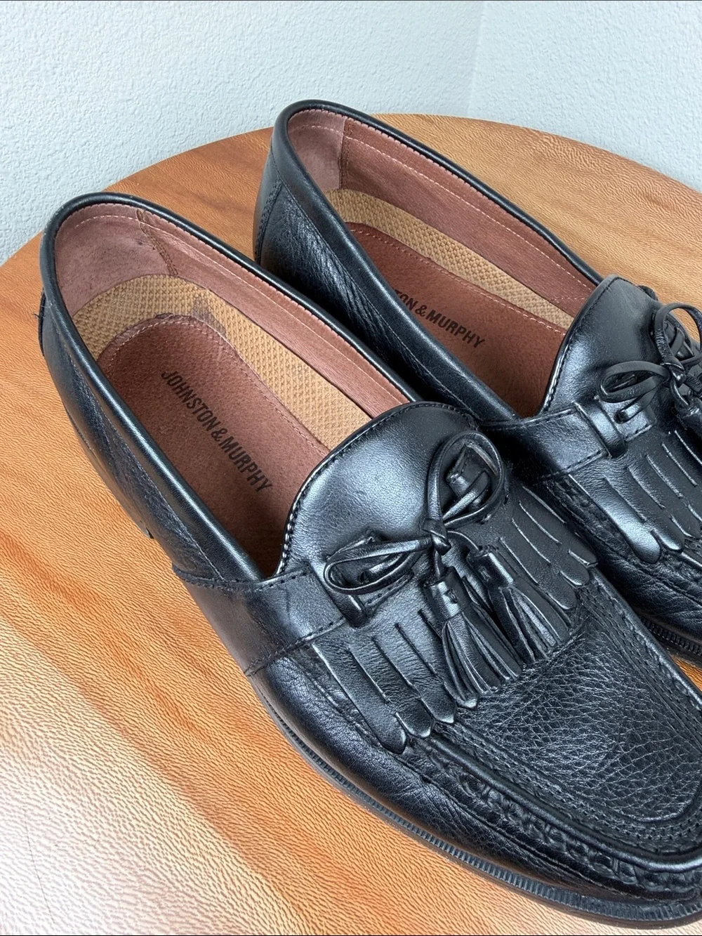 Johnston Murphy Loafers Black Leather Tassel Kiltie Apron Round Toe Shoes 9.5M